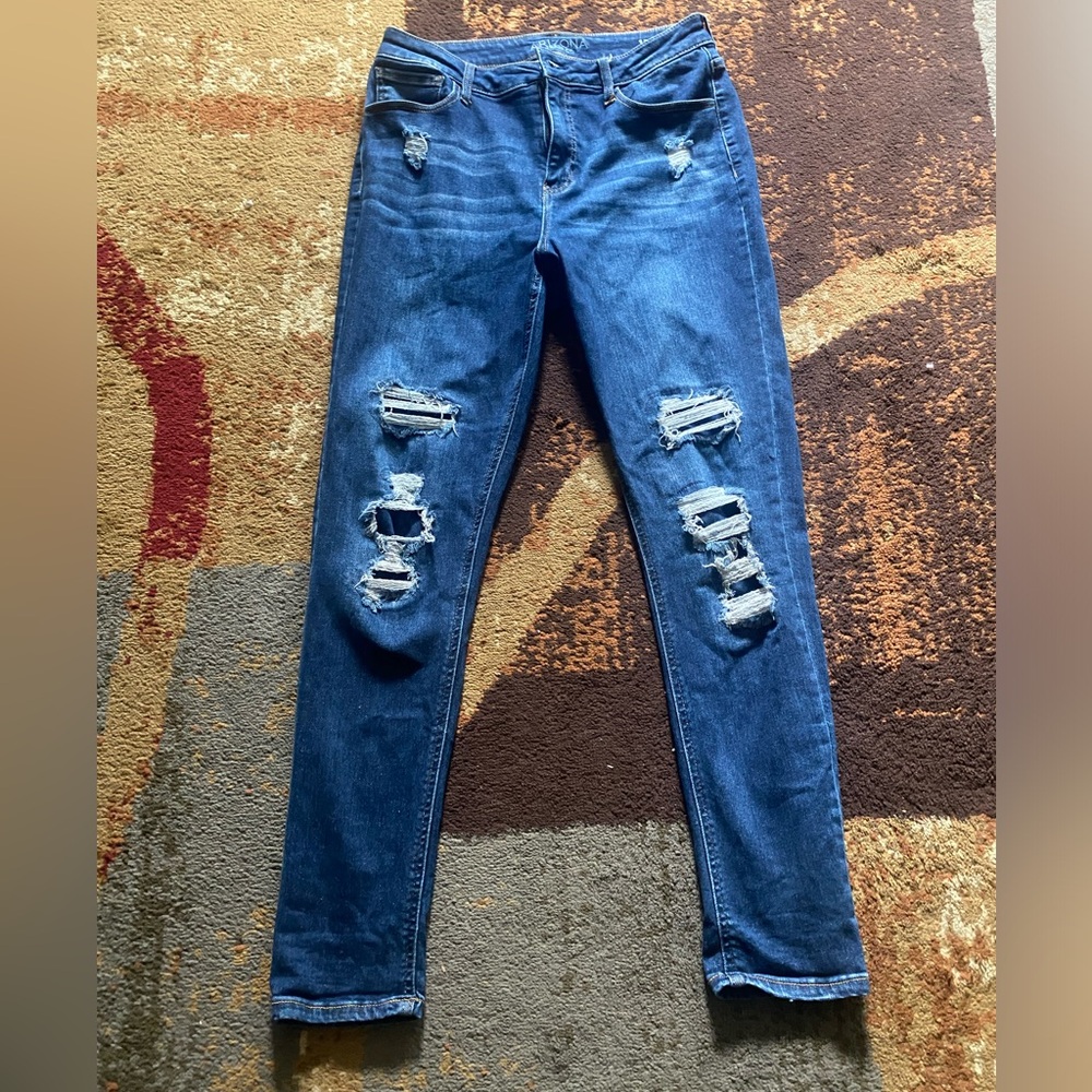 high waisted ripped skinny jeans